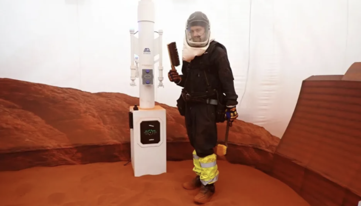 NASA is looking for volunteers to live in a Mars simulation for a year